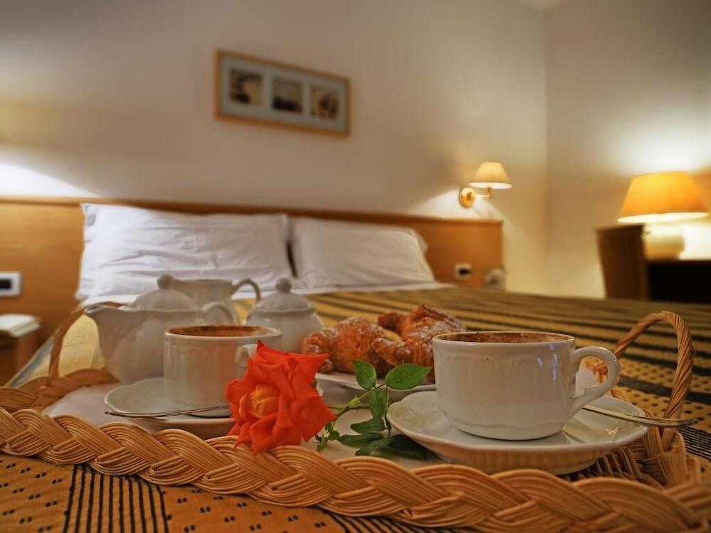 Hotel La Luna Ischia Esterno foto