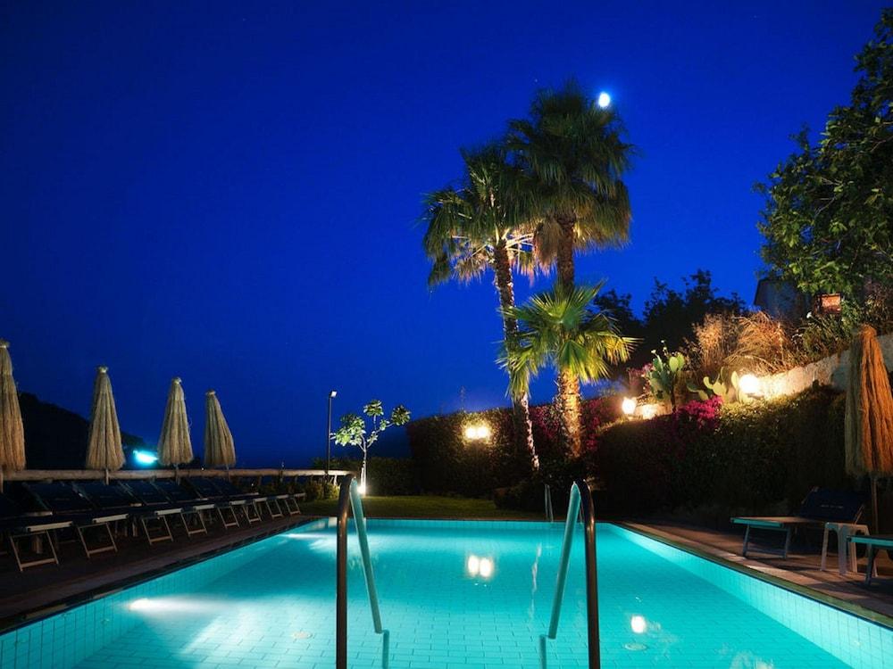 Hotel La Luna Ischia Esterno foto